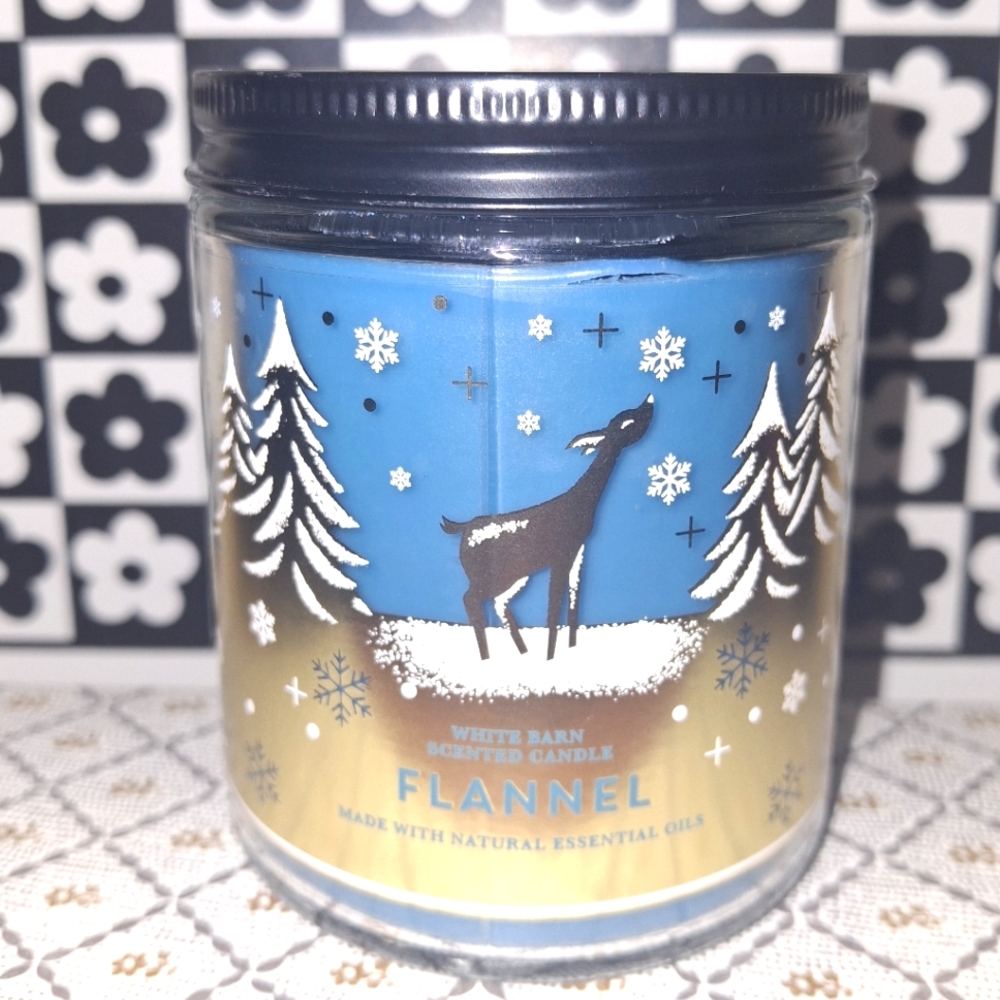 White Barn Flannel Candle